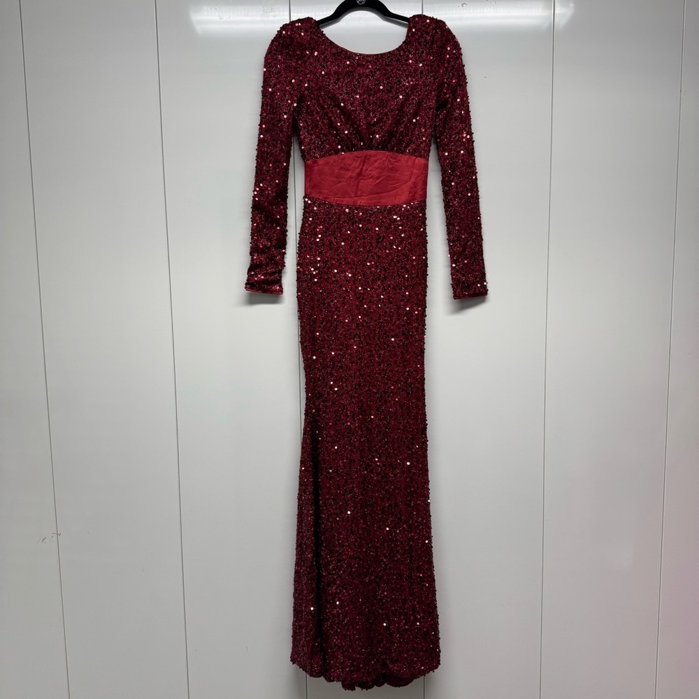 ♥️SALE NEW! STUNNING SEQUIN TRAIN EVENING GOWN